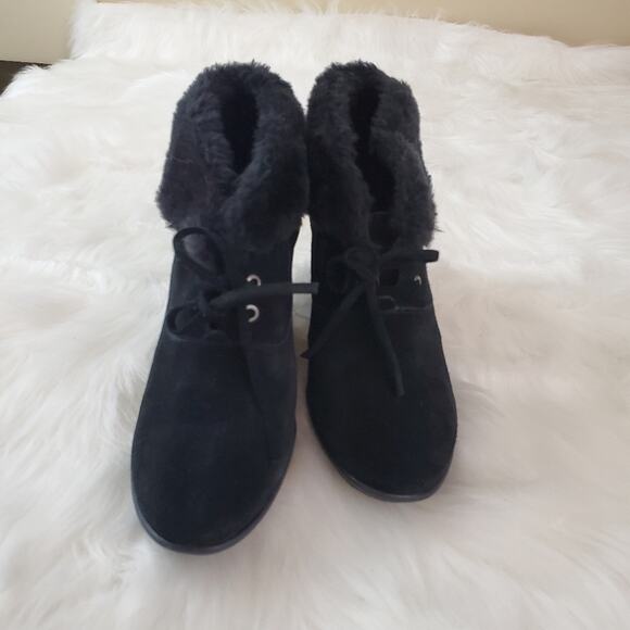 B. Makowsky  Wedge Booties Size 9 Nellie Black Suede Faux Fur Wedge Booties - Picture 7 of 11